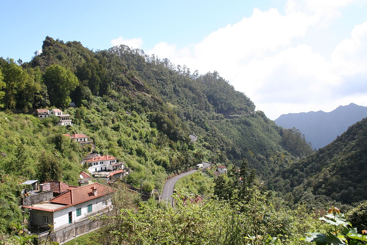 Забудьте про Париж і Відень: українці назвали туристичні місця, що виглядають як інша планета